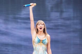 Taylor Swift tritt im Wembley-Stadion auf (Ian West/PA)